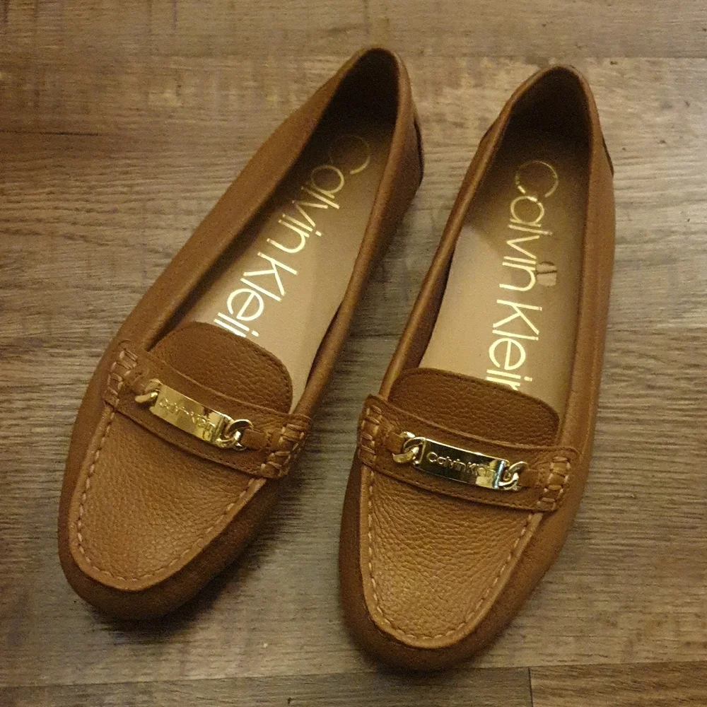 Calvin Klein Brown Leather Loafers with Gold Accent 7.5 Womens - Picture 2 of 5